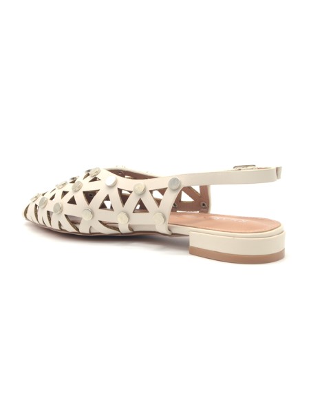 Kharisma slingback laserato con borchie